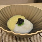 千代田 鮨 菖蒲 - 新ジャガイモ・とうもろこしのすり流し、イタリア産キャビア、オクラ