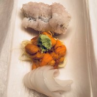 緒方 - 氷室
                    鱧焼き霜、陸奥赤ウニ、間人白イカ
                    