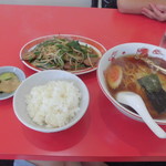 大門 - ラーメン付（半ライス）ニラレバ炒め定食860円