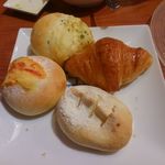 ピアサピド - 具なしパンが増えてきた