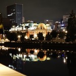 ボーン グランデ アリア - 川面に浮かび上がる中央公会堂