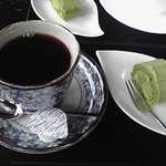 喫茶みの - コーヒーと抹茶ロールケーキ
