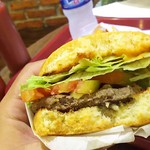 Five Monkeys  - 1806_Five Monkeys_HAMBURGER COMBO@59,091Rp(ハンバーガーセット) 一口かじると肉汁がジュワーっと出てきます