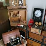 手打ち十割そば 紀山 - ドアを開けると