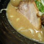 煮干し中華そば 一剣 - 味噌汁色だが煮干し！