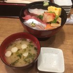 domburiyamagurodommegumi - 海鮮丼全景