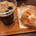 銀座コージーコーナー - アイスコーヒーとシュークリーム