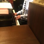 レストラン&ライブ ヌーヴォー - オーナーの大石さんは現役のピアニストです❣️