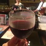 レストラン&ライブ ヌーヴォー - ひんやりとした赤ワインも良いですねぇ