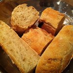 ブラッスリー アルティザン - 自家製パン