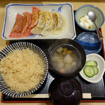 Nagomigyouza - 白赤 2色餃子（焼）