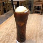 イル ソーレカリーノ - ドリンク写真:コーヒーフロート