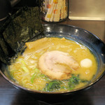 麺屋 王道 - 豚骨醤油750円