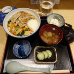 和味餃子 - 餃子丼（白）