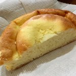 DONQ - ふんわりチーズブレッド 1/2 ￥249