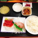 魚市場食堂 - お刺身定食並1150円