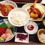 魚市場食堂 - 3種のフライ・シラスおろし・しば漬け・鮪＆ハマチの刺身・金目煮つけ