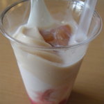 キハチ ソフトクリーム - ステアミルク　白桃フランボワーズ400円