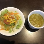 パスタ専門店AKATOMBO - セットのサラダとバジルスープ