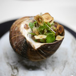 TACUBO - サザエの香草バター焼き