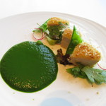 ラ メゾン ドゥ グラシアニ - 播州の赤鶏 バターとパン粉 ヘーゼルナッツ 吉良農園の春菊のソース