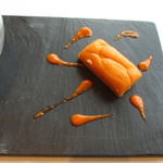 ラ メゾン ドゥ グラシアニ - 牛尾農場の赤パプリカフィナンシェ