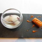 ラ メゾン ドゥ グラシアニ - 塩分とシェリービネガーの酸味を効かせた明石蛸 牛尾農場の赤パプリカフィナンシェ