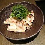 Nikunohentai Shuudan Shippuu Horumon - 白センマイと大根の梅ドレッシングサラダ