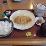 とんかつ定食780円