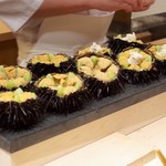 寿しの吉乃 - エゾバフンウニ並びまくり