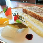 フランス惣菜と串カツ マルブラード - 豚と鴨のパテアンクルート