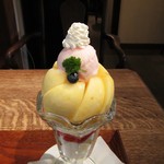 くらしき桃子 - ももパフェ。1404円