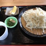 うどん屋 秋月 - ざるうどん＝５００円