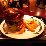 PARIYA 青山店 - アボガドわさびバーガー (2800円)