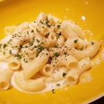 ファリナモーレ - 「パスタ３種類」「４種のチーズののクリームパスタ」(ショートパスタ)
