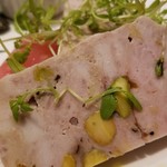 ファリナモーレ - 「ポークパティの香草添え！」