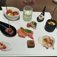 ブッフェアンドカフェ スロープサイドダイナー ザクロ - 前菜。奥のアボカドのスープは新メニュー？美味しかった♪