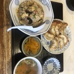 漫々亭 - チャーハンと餃子¥1060