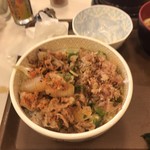 すき家 - まぜのっけ牛丼とオクラと鰹節！
            