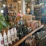 ANTIQUA TREE CAFE - ２階のショップ