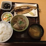 Masu kame - 本日のランチサンマの開きと肉豆腐