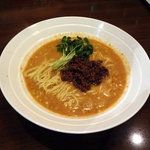 楽山 - 坦々麺辛さ半分890円