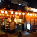 浪花屋 福 - 店前には、メニューや店内案内図、味のこだわりなどのＰＯＰが飾ってありました。