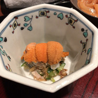 鉄板焼き いわ倉 - 根室ウニ、いぶりがっこ、小肌、キュウリ、茗荷