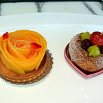 ロビーラウンジ - マンゴーローズとチェリーデニッシュ