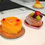 ロビーラウンジ - マンゴーローズとチェリーデニッシュ