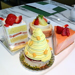 ロビーラウンジ - レモンブラン・ラズベリーベイクドケーキ・苺のショートケーキ・フルーツシャルロット