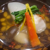紀風 - 金目鯛と源助大根，京人参，大黒しめじのお椀