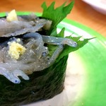 寿司虎 - 白魚の軍艦巻き