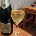 Restaurant Cinq - グラスシャンパーニュ1200円('18年4月下旬)